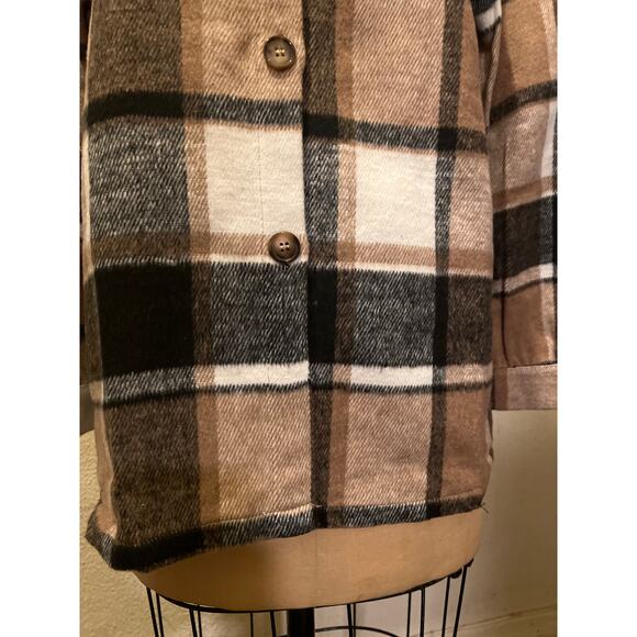 Women's Tan Plaid Button Down Shacket Jacket NWOT Size M - Picture 6 of 12